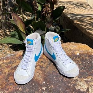 Nike Blazer Mid 77 Vintage White Blue DA4086-107 Classic Youth Size 4.5 Sneakers